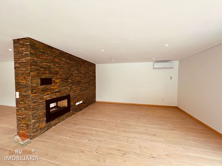 Moradia Isolada T4T4