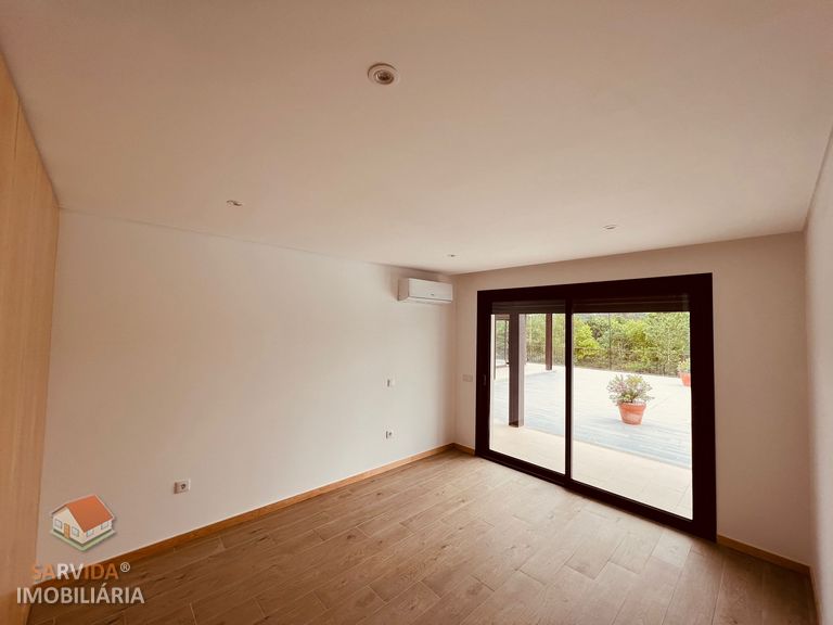 Moradia Isolada T4T4