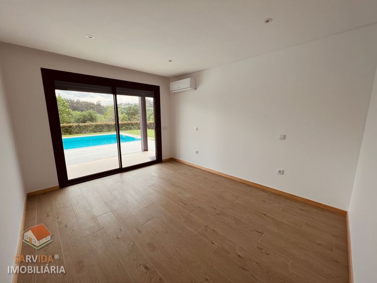 Moradia Isolada T4T4
