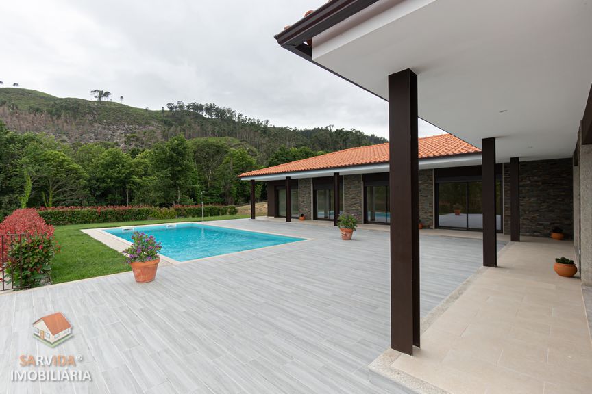 Moradia Isolada T4T4