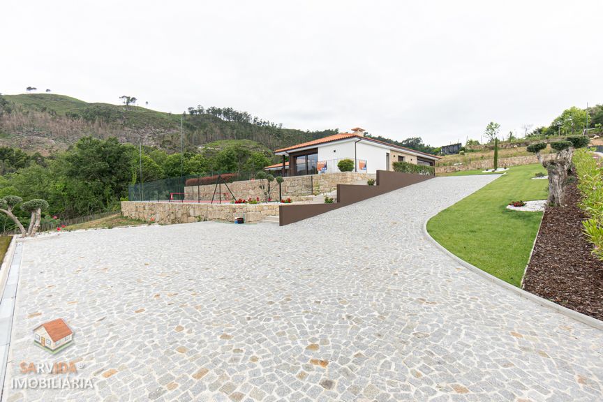 Moradia Isolada T4T4