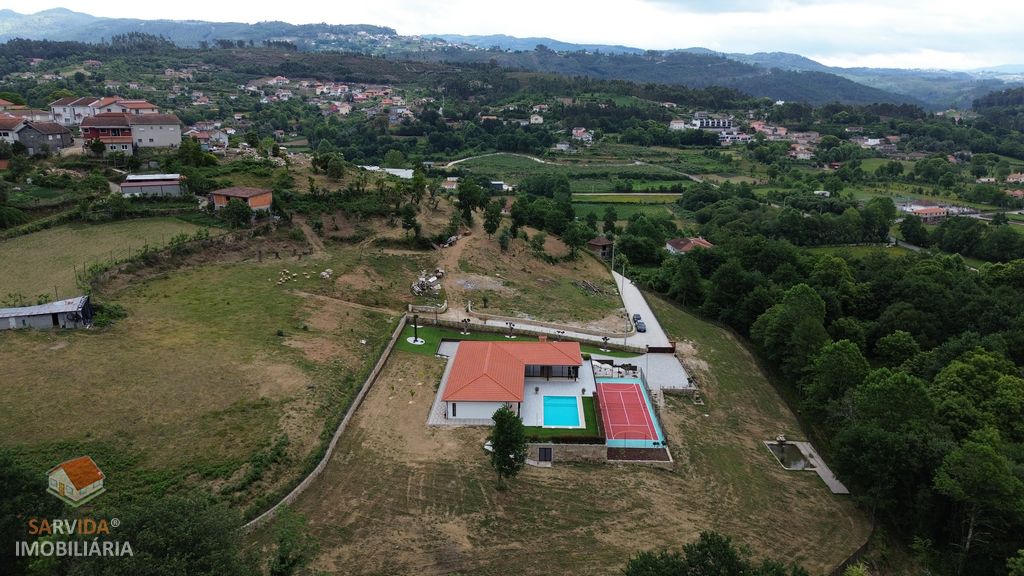 Moradia Isolada T4T4